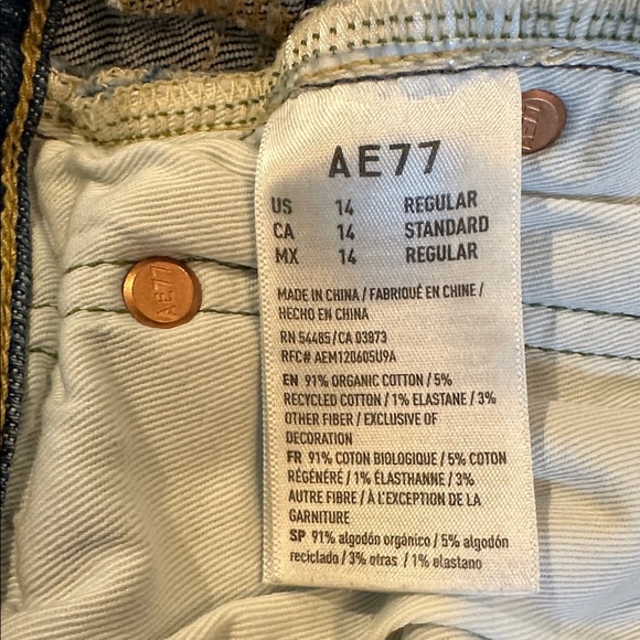 AE77 Premium Low Rise Flare Jeans - Picture 15 of 16